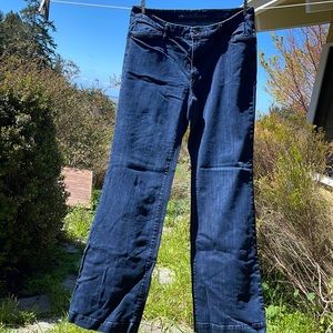 Eddie Bauer curvy, fit trouser leg, tall women’s 14 indigo roots, wide leg jeans